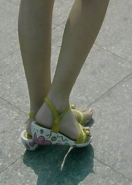 最新美女美脚丫，时尚魅力的独特展现