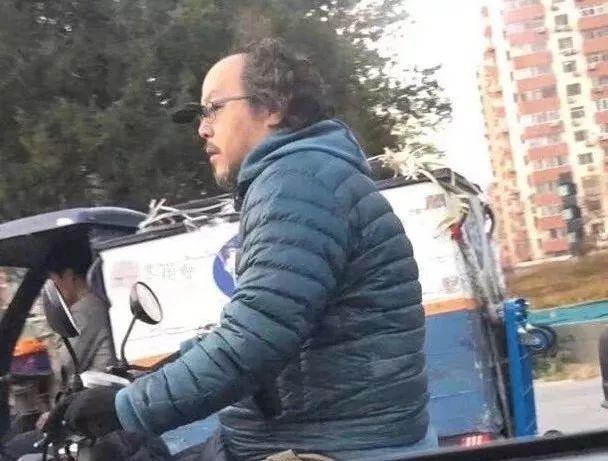 窦唯再度掀起音乐界热潮，传奇人物的最新动态