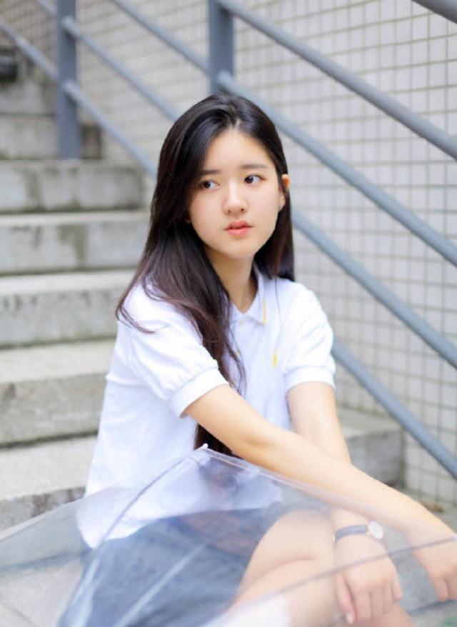 赵露思最新动态，演艺之路不断前行，闪耀明星之旅