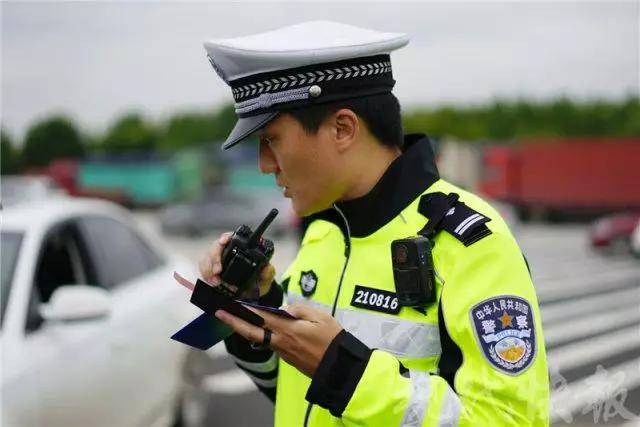 最新版交警反光执勤服,时代资料解析_XT55.37.56